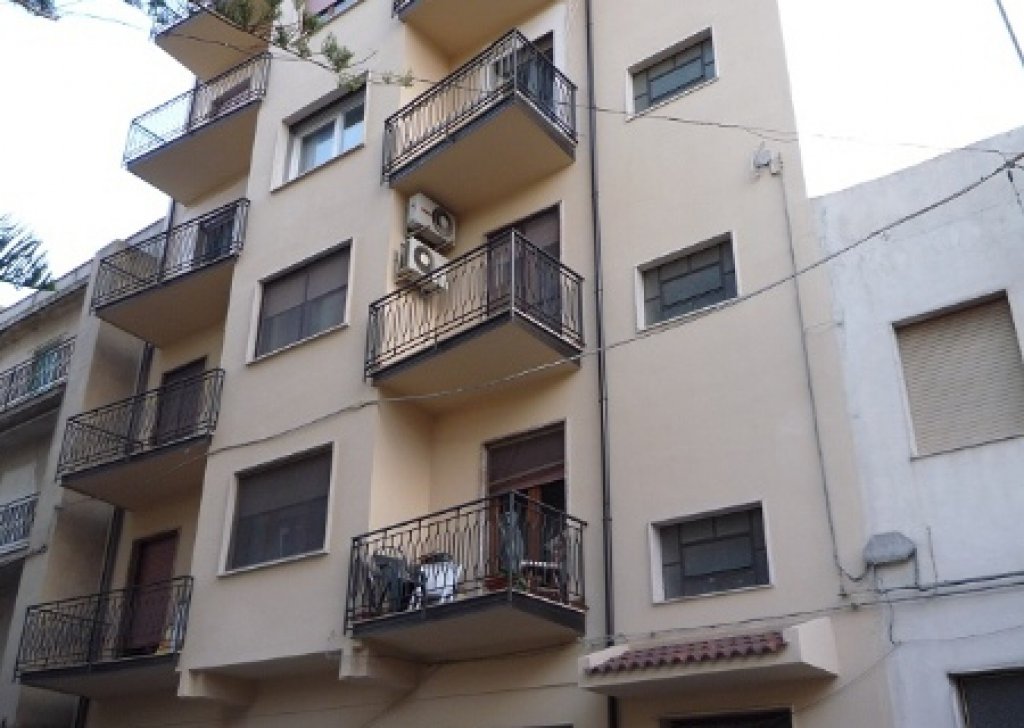 Vendita Appartamenti Melito di Porto Salvo - Centralissimo e panoramico appartamento Località Centro