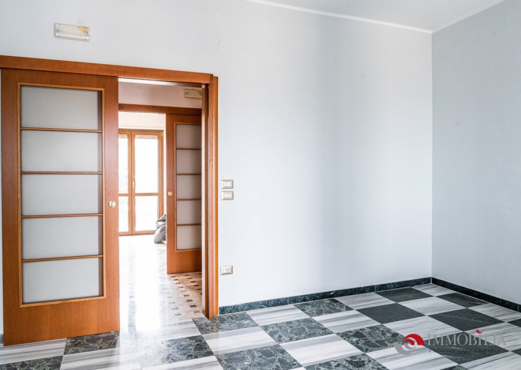 Vendita Appartamenti Melito di Porto Salvo - Centralissimo e panoramico appartamento Località Centro
